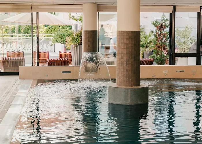 Le Riviera - Hotel Restaurant & Spa - Ex Golden Tulip Aix Les Bains